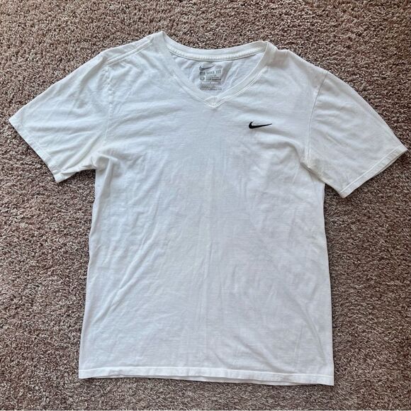 Nike The Nike Tee V Neck Short Sleeve T Shirt - Picture 1 of 9